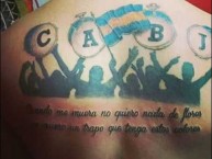 Tattoo - Tatuaje - tatuagem - "Cuando me muera, no quiero nada de flores, yo quiero un trapo, que tenga estos colores" Tatuaje de la Barra: La 12 • Club: Boca Juniors