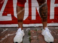 Tattoo - Tatuaje - tatuagem - "ZONA DOCE DEL LEÓN." Tatuaje de la Barra: La Guardia Albi Roja Sur • Club: Independiente Santa Fe • País: Colombia