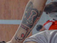 Tattoo - Tatuaje - tatuagem - Tatuaje de la Barra: La Guardia Albi Roja Sur • Club: Independiente Santa Fe • País: Colombia