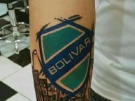 Tattoo - Tatuaje - tatuagem - "Bolívar domina en La Paz auri hijo" Tatuaje de la Barra: La Vieja Escuela • Club: Bolívar • País: Bolívia