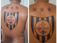 Tattoo - Tatuaje - tatuagem - "Tatuaje espalda Escudo Huachipato" Tatuaje de la Barra: Los Acereros &bull; Club: Huachipato &bull; País: Chile