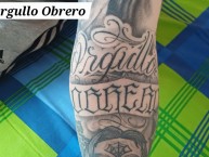 Tattoo - Tatuaje - tatuagem - "Letras 'Orgullo Obrero'" Tatuaje de la Barra: Los Acereros &bull; Club: Huachipato &bull; País: Chile