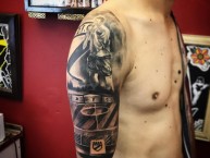 Tattoo - Tatuaje - tatuagem - "Tatuaje de Danubio Futbol Club, Tatuaje complejo donde se encuentra Jardines (cancha de Danubio) el escudo, y a perrone idolo del club" Tatuaje de la Barra: Los Danu Stones • Club: Danubio