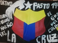 Trapo - Bandeira - Faixa - Telón - "la cruz presente" Trapo de la Barra: Attake Massivo • Club: Deportivo Pasto