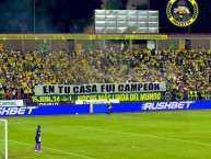 Trapo - Bandeira - Faixa - Telón - "EN TU CASA FUI CAMPEÓN" Trapo de la Barra: Fortaleza Leoparda Sur &bull; Club: Atlético Bucaramanga &bull; País: Colombia