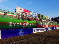 Trapo - Bandeira - Faixa - Telón - "Trapo actual oficial de la tropa Escuadrón 14, 10 años de pasion" Trapo de la Barra: Fúria Verde • Club: Marathón • País: Honduras
