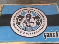 Trapo - Bandeira - Faixa - Telón - "Saberemos honrar e respeitar aqueles que nos foram leais" Trapo de la Barra: Geral do Grêmio • Club: Grêmio • País: Brasil
