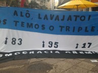 Trapo - Bandeira - Faixa - Telón - "Nós temos o triplex" Trapo de la Barra: Geral do Grêmio • Club: Grêmio • País: Brasil