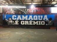 Trapo - Bandeira - Faixa - Telón - "Cidade de Camaquã" Trapo de la Barra: Geral do Grêmio • Club: Grêmio • País: Brasil