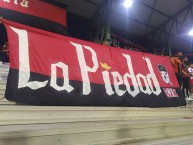 Trapo - Bandeira - Faixa - Telón - "Frente La Piedad" Trapo de la Barra: Huracan Roji-Negro • Club: Deportivo Lara
