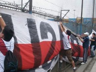 Trapo - Bandeira - Faixa - Telón - Trapo de la Barra: La Banda del Basurero • Club: Deportivo Municipal • País: Peru