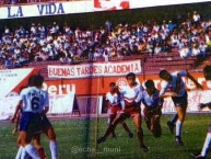 Trapo - Bandeira - Faixa - Telón - "Buenas tardes Academia" Trapo de la Barra: La Banda del Basurero &bull; Club: Deportivo Municipal