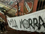 Trapo - Bandeira - Faixa - Telón - "La banda de VILLA MORRA en el Libertadores de América (Independiente)" Trapo de la Barra: La Barra 79 • Club: Olimpia • País: Paraguay