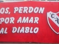 Trapo - Bandeira - Faixa - Telón - "Dios perdon por amar al diablo" Trapo de la Barra: La Barra del Rojo • Club: Independiente