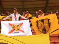 Trapo - Bandeira - Faixa - Telón - "Escudos Disturbio Svr Sucre 2020" Trapo de la Barra: La Gloriosa Ultra Sur 34 &bull; Club: The Strongest &bull; País: Bolívia