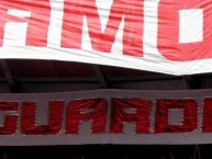 Trapo - Bandeira - Faixa - Telón - "LA GUARDIA PRESENTE" Trapo de la Barra: La Guardia Albi Roja Sur • Club: Independiente Santa Fe • País: Colombia