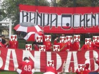 Trapo - Bandeira - Faixa - Telón - "BANDA OCHENTA" Trapo de la Barra: La Guardia Albi Roja Sur • Club: Independiente Santa Fe • País: Colombia