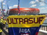 Trapo - Bandeira - Faixa - Telón - "Bosa Presente Rusia 2018" Trapo de la Barra: La Guardia Albi Roja Sur • Club: Independiente Santa Fe