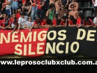 Trapo - Bandeira - Faixa - Telón - "enemigos del silencio" Trapo de la Barra: La Hinchada Más Popular • Club: Newell's Old Boys • País: Argentina