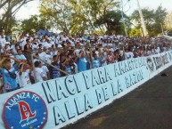 Trapo - Bandeira - Faixa - Telón - "Naci para amarte mas alla de la razón" Trapo de la Barra: La Ultra Blanca y Barra Brava 96 • Club: Alianza
