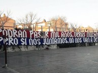 Trapo - Bandeira - Faixa - Telón - "Podrán pasar mil años verás muchos caer, pero si nos juntamos. No nos van a detener" Trapo de la Barra: La Ultra Fiel &bull; Club: Club Deportivo Olimpia &bull; País: Honduras