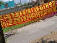 Trapo - Bandeira - Faixa - Telón - "LA BANDA DEL ROJIAMARILLO PTE" Trapo de la Barra: Locura 81 • Club: Monarcas Morelia