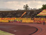 Trapo - Bandeira - Faixa - Telón - "LA BANDA DEL MORELIA ~ LA FAMOSA BANDA DEL PONIENTE" Trapo de la Barra: Locura 81 &bull; Club: Monarcas Morelia &bull; País: México