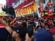 Trapo - Bandeira - Faixa - Telón - "LA BANDA DEL MORELIA ~ LA FAMOSA BANDA DEL PONIENTE" Trapo de la Barra: Locura 81 &bull; Club: Monarcas Morelia