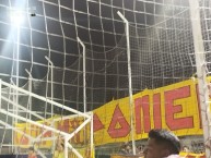 Trapo - Bandeira - Faixa - Telón - "LA BANDA DEL MORELIA ~ LA FAMOSA BANDA DEL PONIENTE" Trapo de la Barra: Locura 81 &bull; Club: Monarcas Morelia