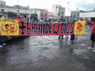 Trapo - Bandeira - Faixa - Telón - "LA BANDA DEL MORELIA ~ LA FAMOSA BANDA DEL PONIENTE" Trapo de la Barra: Locura 81 &bull; Club: Monarcas Morelia