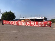 Trapo - Bandeira - Faixa - Telón - "Los Demonios Rojos entrando a Paraguay" Trapo de la Barra: Los Demonios Rojos • Club: Caracas • País: Venezuela