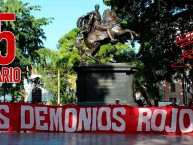 Trapo - Bandeira - Faixa - Telón - Trapo de la Barra: Los Demonios Rojos • Club: Caracas