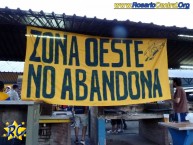 Trapo - Bandeira - Faixa - Telón - "Zona oeste no abandona" Trapo de la Barra: Los Guerreros • Club: Rosario Central