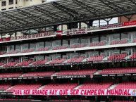 Trapo - Bandeira - Faixa - Telón - "Para ser grande hay que ser campeón mundial" Trapo de la Barra: Los Leales &bull; Club: Estudiantes de La Plata &bull; País: Argentina