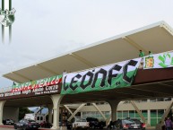 Trapo - Bandeira - Faixa - Telón - "aeropuerto Chiapas" Trapo de la Barra: Los Lokos de Arriba • Club: León • País: México
