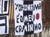 Trapo - Bandeira - Faixa - Telón - "Mov 105 - Yokohama é o meu caminho" Trapo de la Barra: Movimento 105 Minutos • Club: Atlético Mineiro • País: Brasil