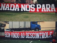 Trapo - Bandeira - Faixa - Telón - "Nada nos para, bienvenidos al descontrole" Trapo de la Barra: Nação 12 • Club: Flamengo • País: Brasil
