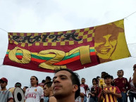 Trapo - Bandeira - Faixa - Telón - Trapo de la Barra: Revolución Vinotinto Sur &bull; Club: Tolima